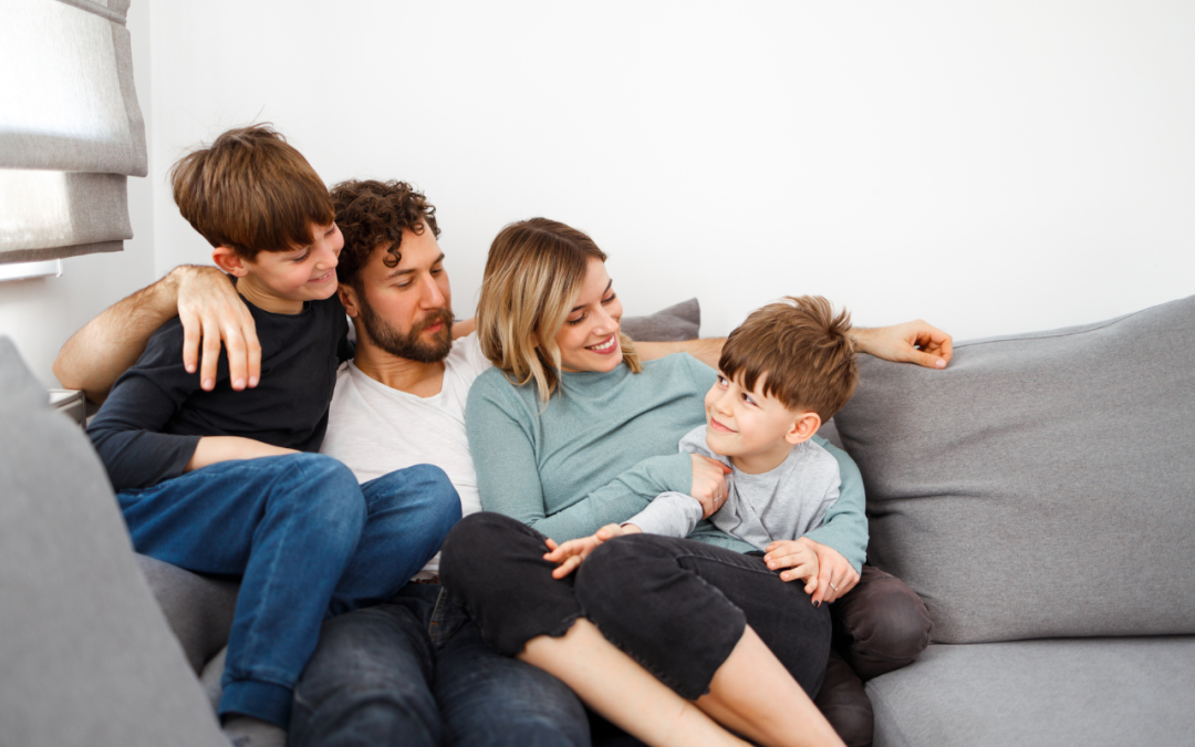 La comunicación sana entre padres e hijos es la piedra angular de una relación sólida y enriquecedora.