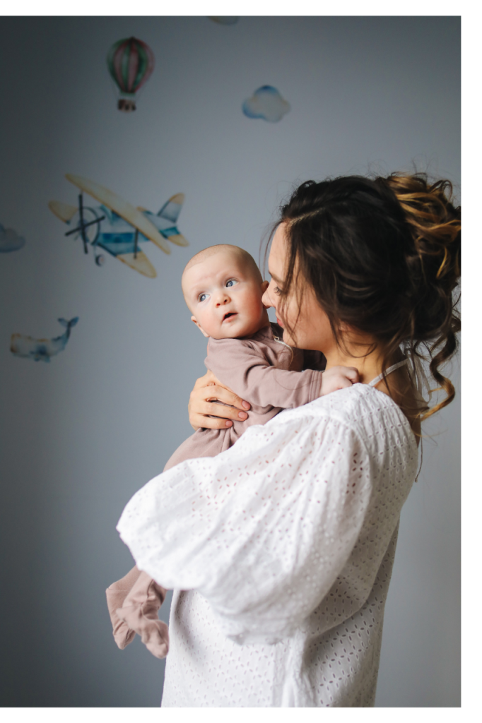 Moms who develop strong, healthy bonds with their babies teach their little ones that they are worthy of love and acceptance, that they are safe in connection with others, and that they can trust others around them. 