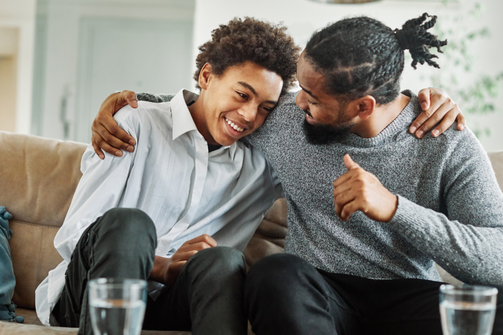 Seguir estos consejos para padres le ayudará a priorizar la conexión con sus hijos durante el tiempo que pasan juntos después de la escuela.